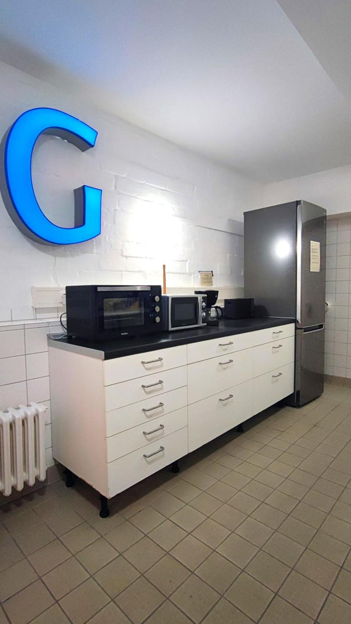 Hostal Martas Gaestehaeuser Hauptbahnhof *